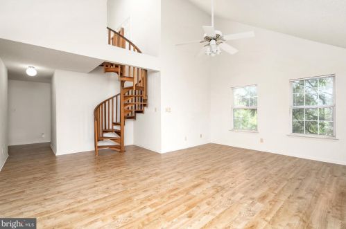 514 Eagles Chase Dr, Trenton NJ  08648-2539 exterior