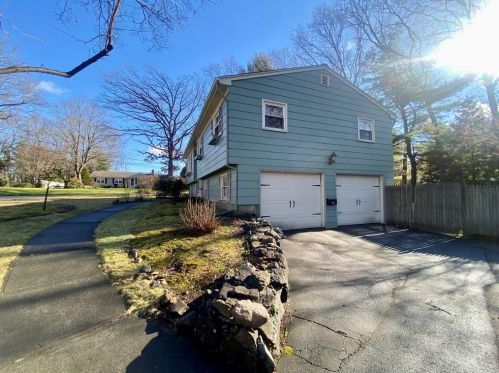 6 Locust Dr, Warwick, RI 02818-2142