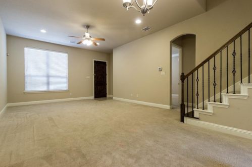 10552 Steinbeck Ln, Irving TX  75063-5437 exterior