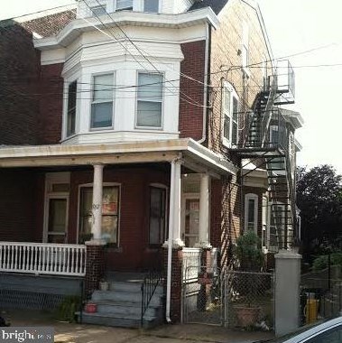 1067 Clinton Ave, Trenton, NJ 08611-2009