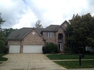 2251 Glouceston Ln, Naperville, IL 60564-8475