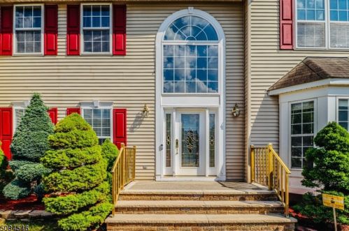 506 Jarrard St, Piscataway, NJ 08854-3125