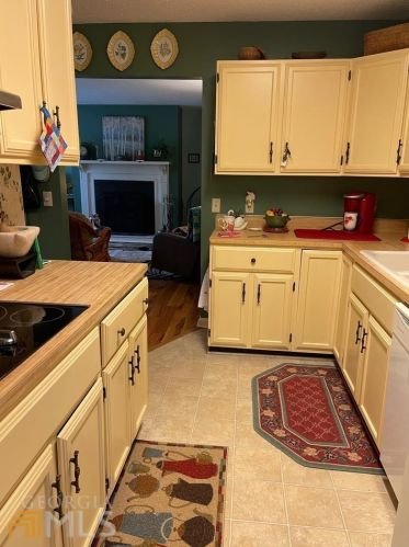 62 Stornoway Dr, Clayton, GA 30525-4165