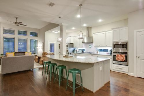 209 Sunrise Dr, Argyle TX 76226-1298 exterior