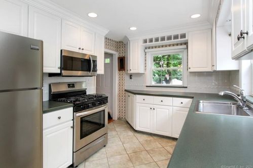 45 Lockwood Ln, Norwalk, CT 06851-5807