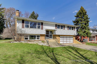 718 70th St, Oak Brook, IL 60561-4056