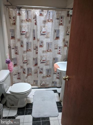 6043 Keystone St, Philadelphia PA 19135-2814 exterior