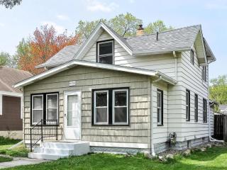 4106 Minnehaha Ave, Minneapolis MN  55406-3340 exterior