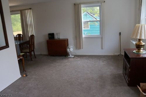 45 Lorelei Rd, Town Center, NJ 07052-1829