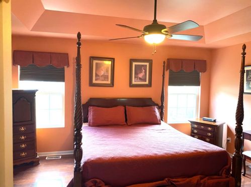 435 Deerpath Ct, Hobart IN 46342-5743 exterior