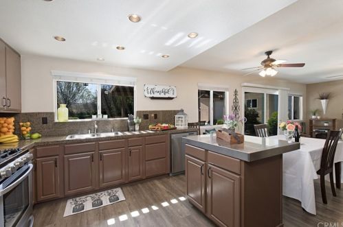 11109 Middleborough Rd, Riverside CA  92503-5814 exterior