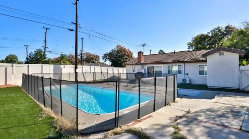 1555 Kimberly Ave, Anaheim CA  92802-2707 exterior