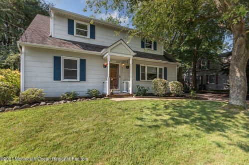 311 Hemlock Dr, Lacey Township, NJ 08734-2423