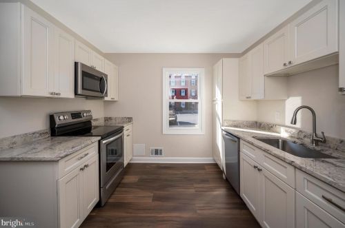 2854 Gloucester Ct, Woodbridge, VA 22191-4618