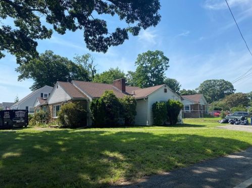 285 Shore Rd, Warwick, RI 02889-1137
