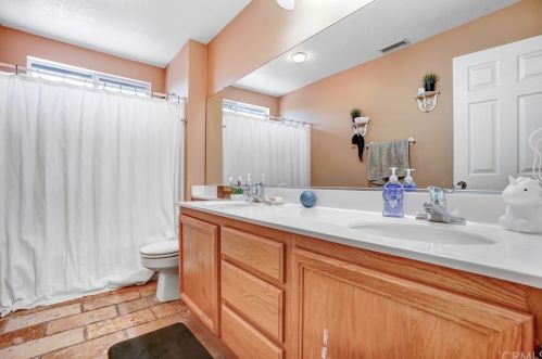 12499 Orangeblossom Ln, Riverside CA  92503-7057 exterior