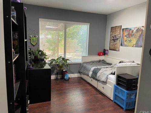 210 Alton Ave, Santa Ana CA 92707-4400 exterior