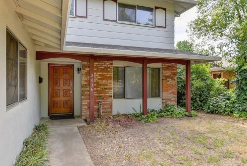2036 Mcgregor Dr, Rancho Cordova, CA 95670-2417