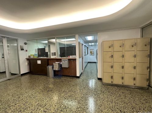 1560 Kanunu St, Honolulu HI  96814-3244 exterior