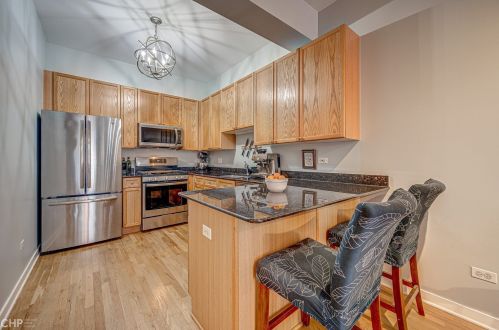 1910 Michigan Ave, Chicago, IL 60616-2295