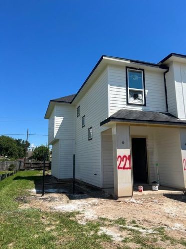 221 San Jacinto St, Morgans Point, TX 77571-5448