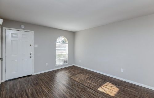 129 Sheffield Dr, Cedar Hill TX  75104-2709 exterior