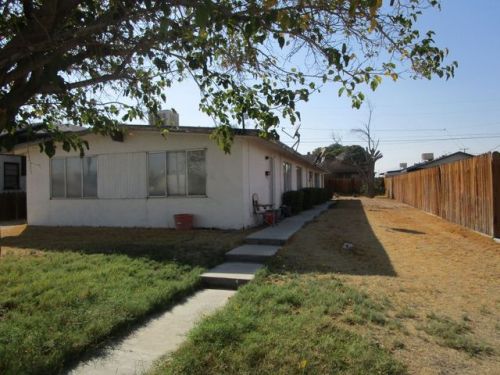 743 Balsam St, Ridgecrest, CA 93555-3510