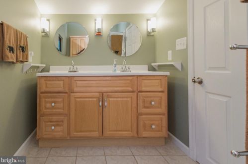 49 Pileated Woodpecker Ln, Hedgesville WV  25427-5384 exterior