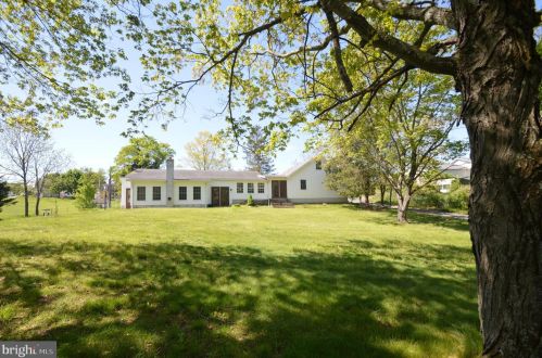 48 Calvin Unger Ln, Berkeley Springs WV 25411-5181 exterior