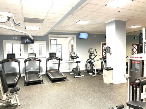 799 Hammond Dr, Atlanta GA  30328-6114 exterior