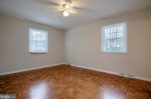 2860 Southwick Dr, Lancaster PA  17601-3549 exterior