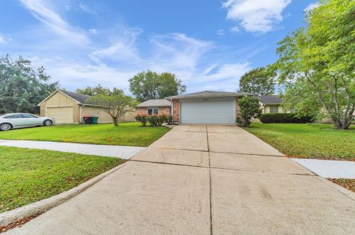 6630 Tara Dr, Richmond TX  77469-5830 exterior
