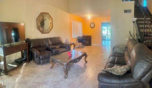 6938 John Dr, Riverside, CA 92509-5544
