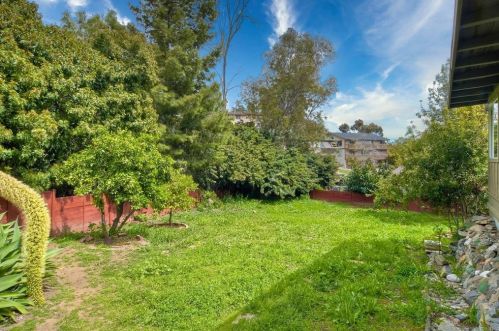 237 Ardys Pl, Vista CA  92084-5118 exterior