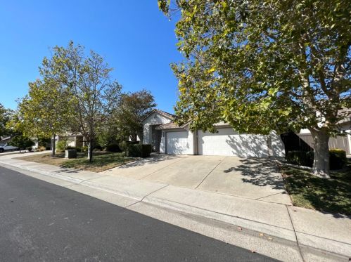 10003 Taron Dr, Elk Grove, CA 95757-8190