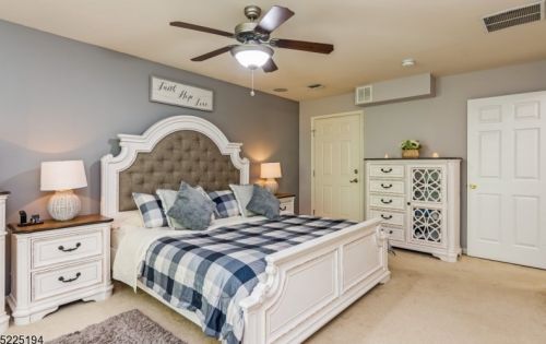 121 Forest Dr, Piscataway NJ  08854-2273 exterior