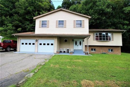 1420 Belle Dr, Diamond, WV 25015-1611