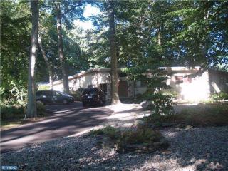 22 Cardinal Dr, Moorestown, NJ 08057-1349