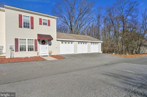 991 Schuylkill Manor Rd, Primrose, PA 17901-3862