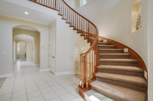 18680 Ventura Ct, Morgan Hill, CA 95037-9043