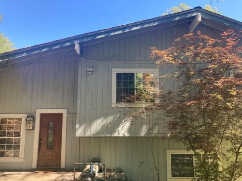 23720 Maple Ct, Auburn, CA 95602-8025