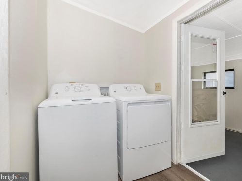 27 Bluegill Dr, Harpers Ferry WV  25425-2507 exterior