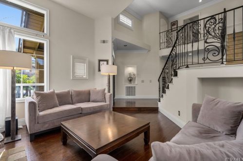 943 Creekview Ln, Anaheim CA  92808-1444 exterior