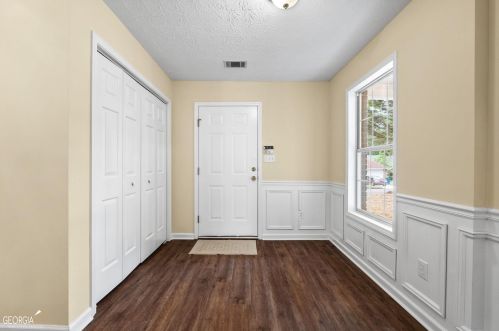 237 Oakwood Cir, Stockbridge GA  30281-6357 exterior