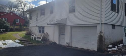 184 Chimney Hill Rd, Wallingford CT  06492-1600 exterior