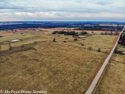 1412 Jayhawk Rd, Devon, KS 66701-7776