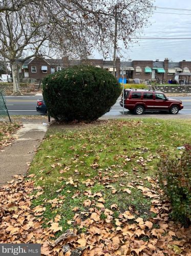 5842 Bustleton Ave, Philadelphia, PA 19149-3404