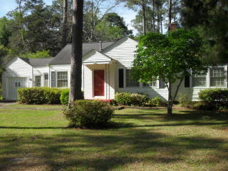 207 Hibiscus Rd, Albany, GA 31705-4526
