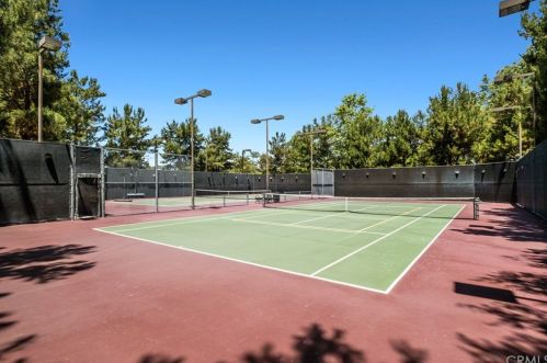 48 Dovetail, Irvine CA  92603-4202 exterior