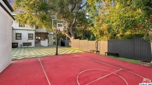 1616 Wabasso Way, Glendale CA  91208-2441 exterior